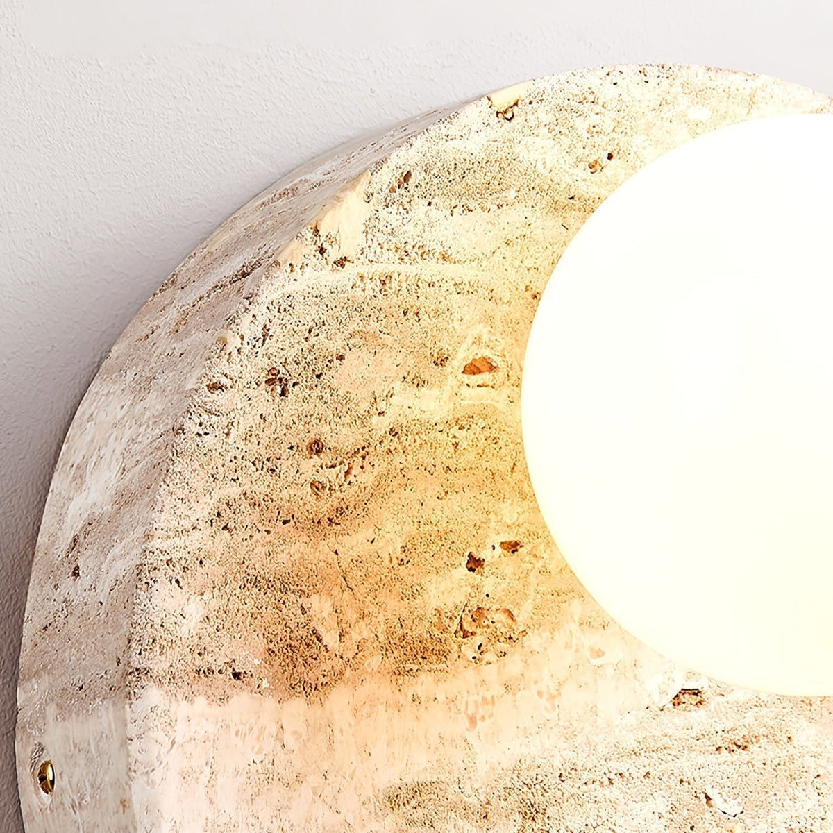 Kivros wandlamp in geel travertin