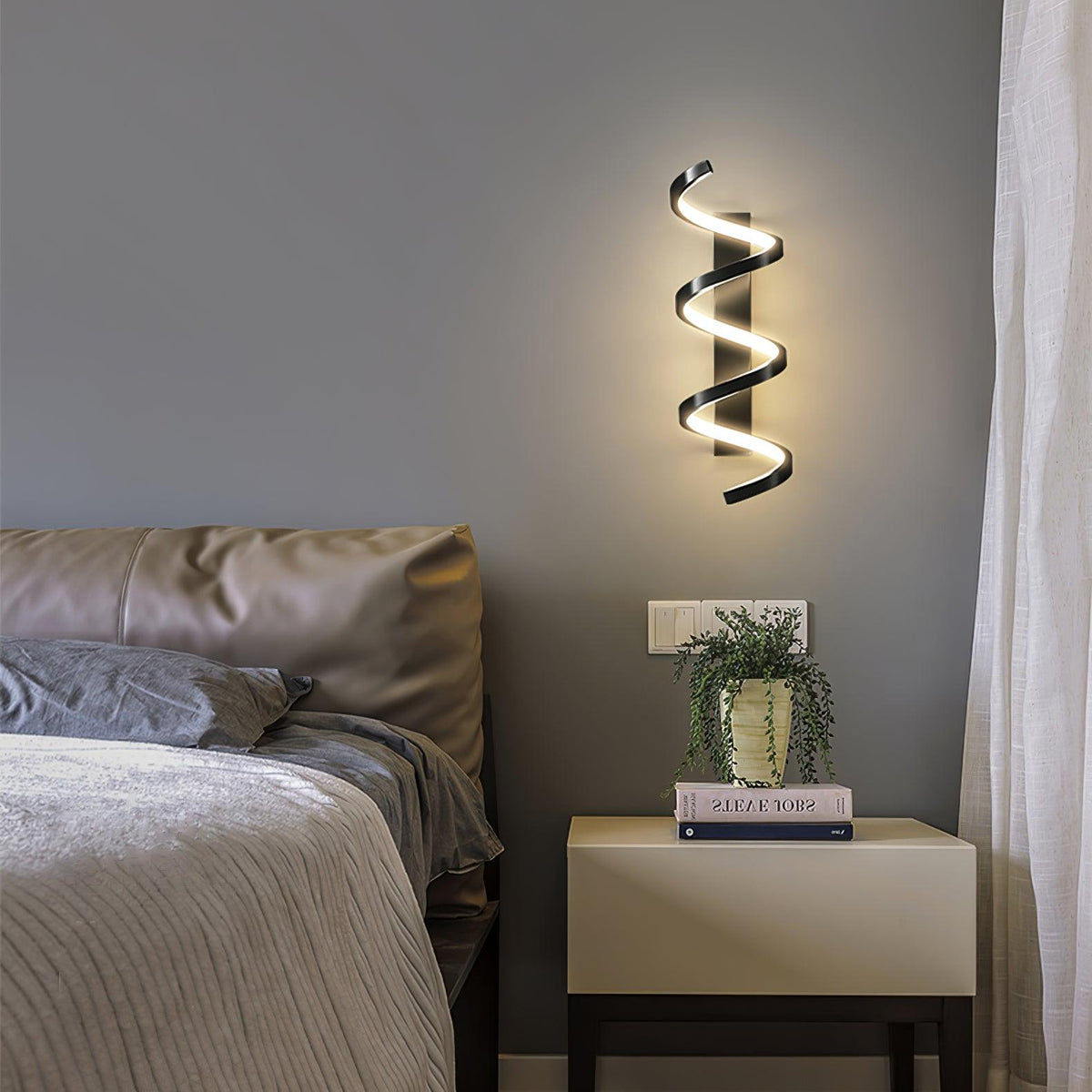 Asilion wandlamp met spiraal in Noordse kunststijl
