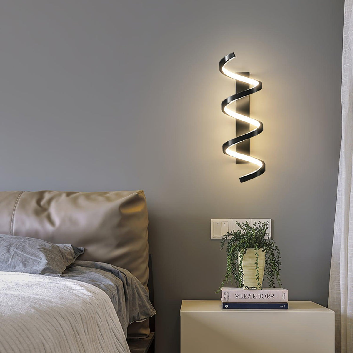 Asilion wandlamp met spiraal in Noordse kunststijl