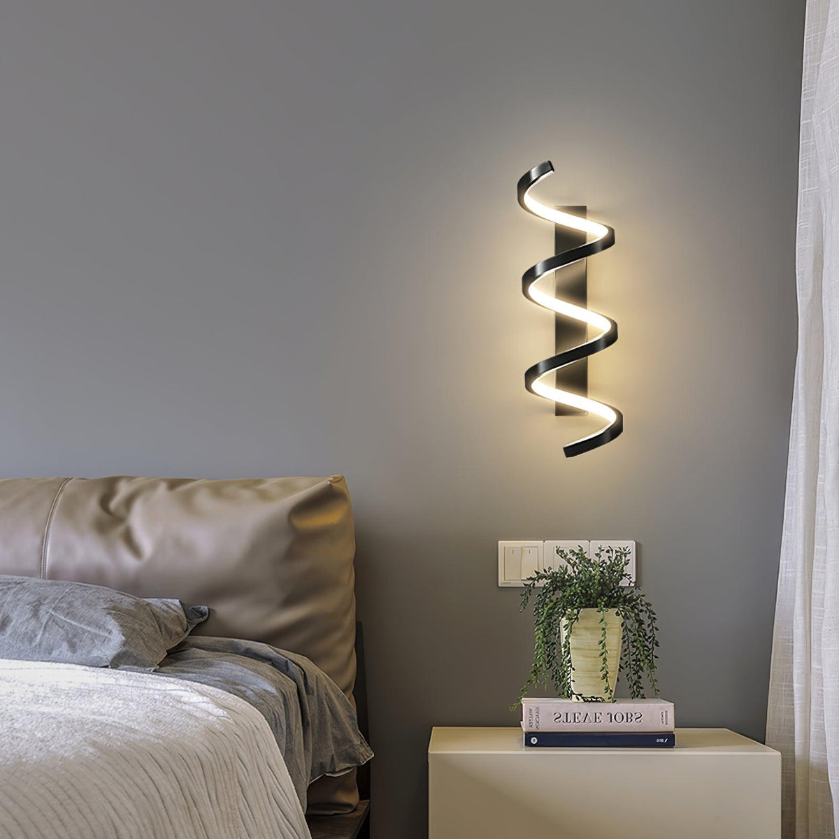 Asilion wandlamp met spiraal in Noordse kunststijl