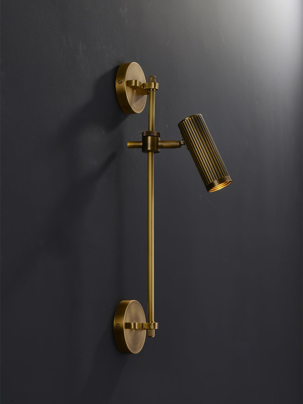 Kirixel wandlamp in messing