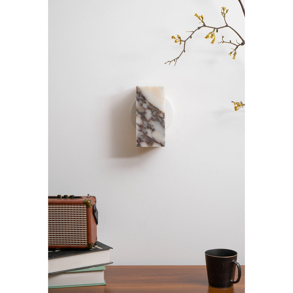 Neranina wandlamp in marmer