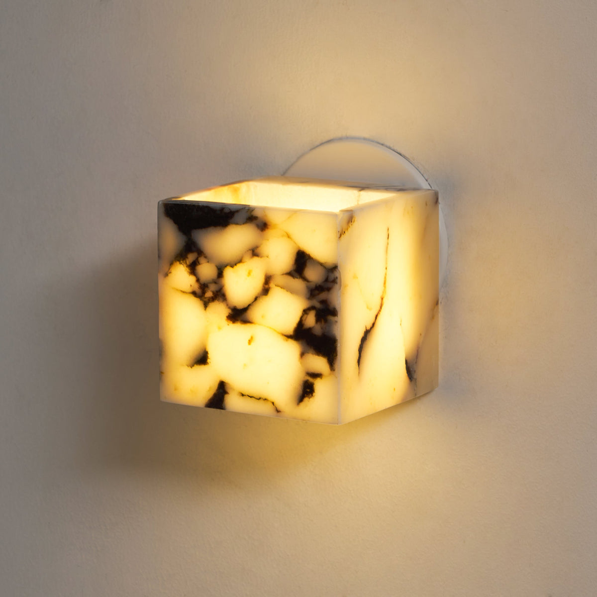 Neranina wandlamp in marmer