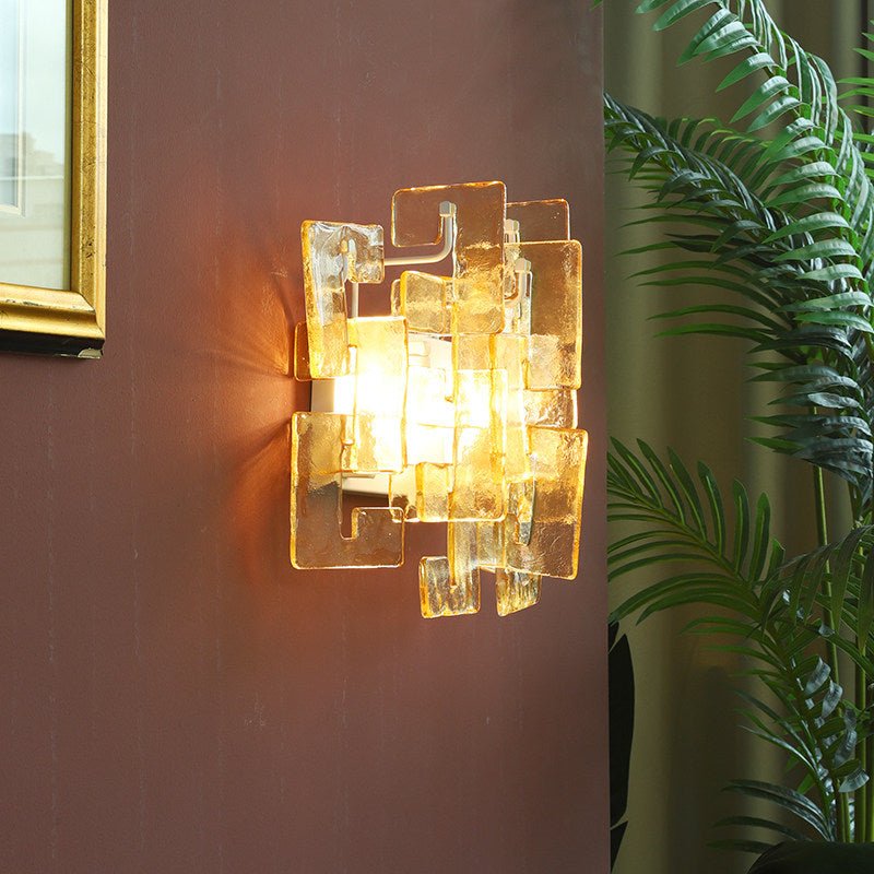Stacked wandlamp met glazen kap