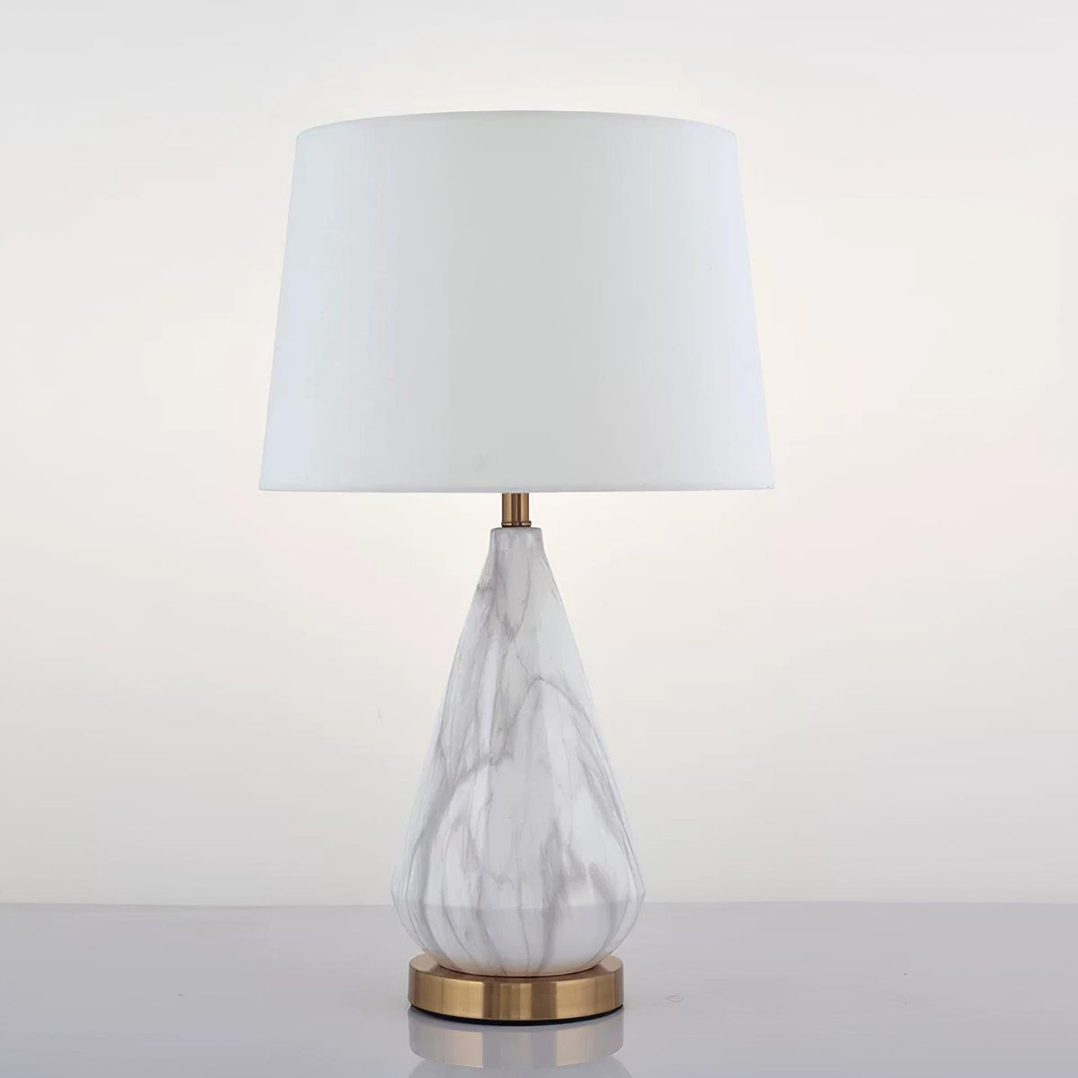 Elysian tafellamp in wit en zwart marmer