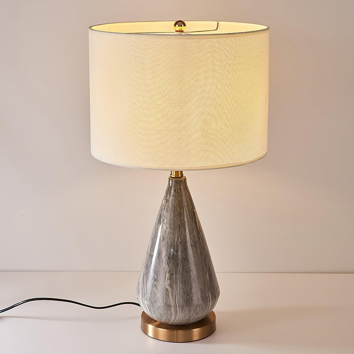 Elysian tafellamp in wit en zwart marmer