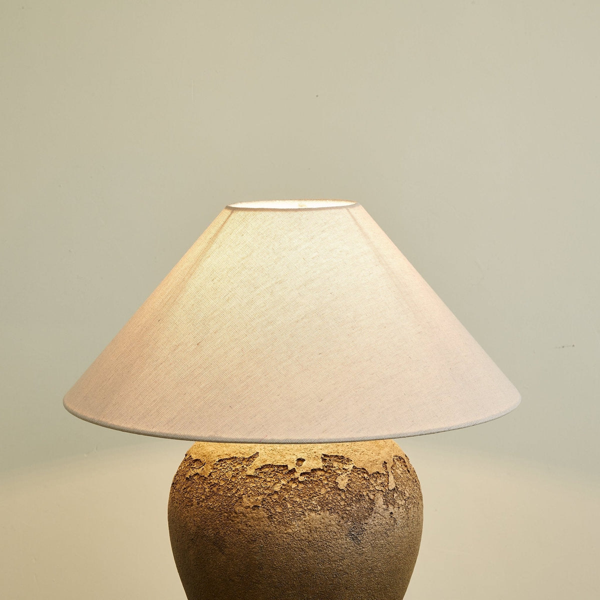 Enid Moderne tafellamp van keramiek