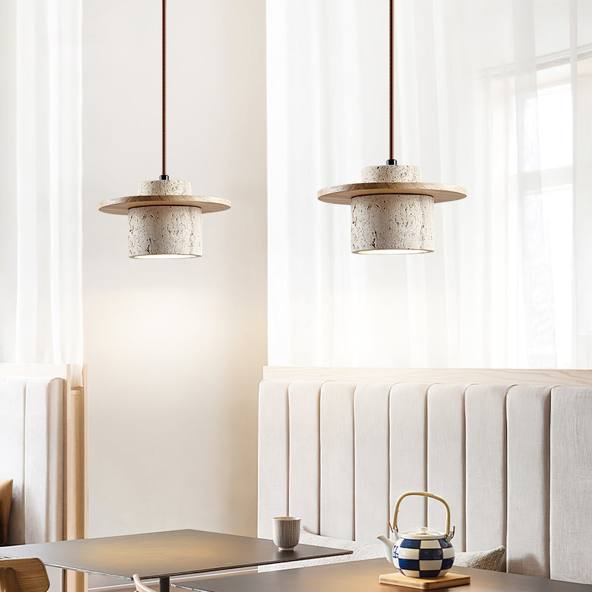 Valerelle hanglamp met cirkelvormige travertin schijf en cilindrische stenen kap