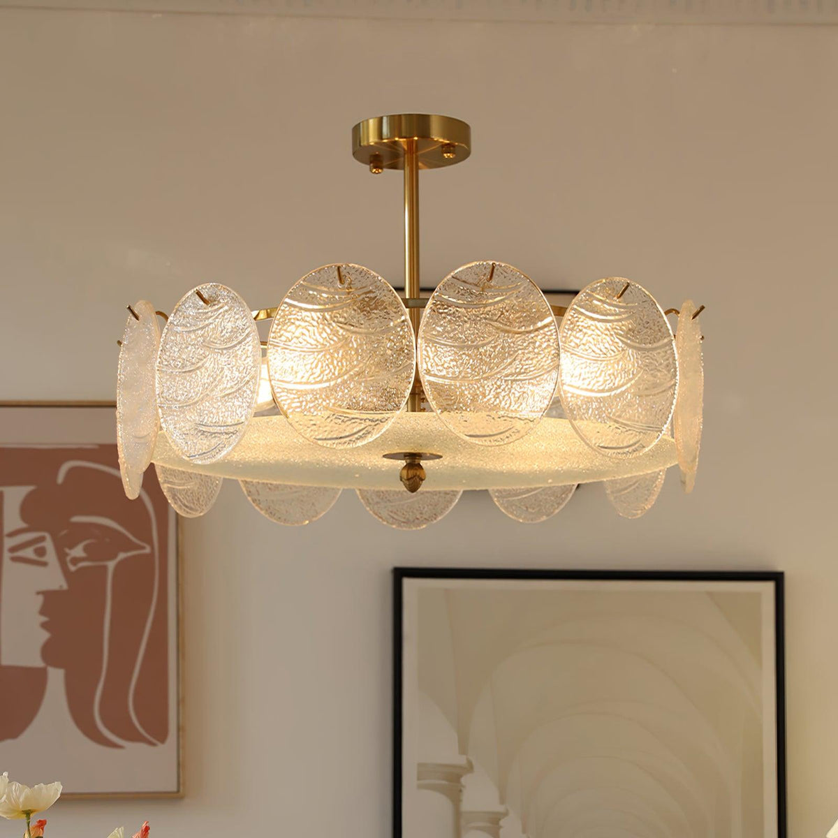 Velalaine plafondlamp van glas met afwerking en ribbelglas goudkleurig