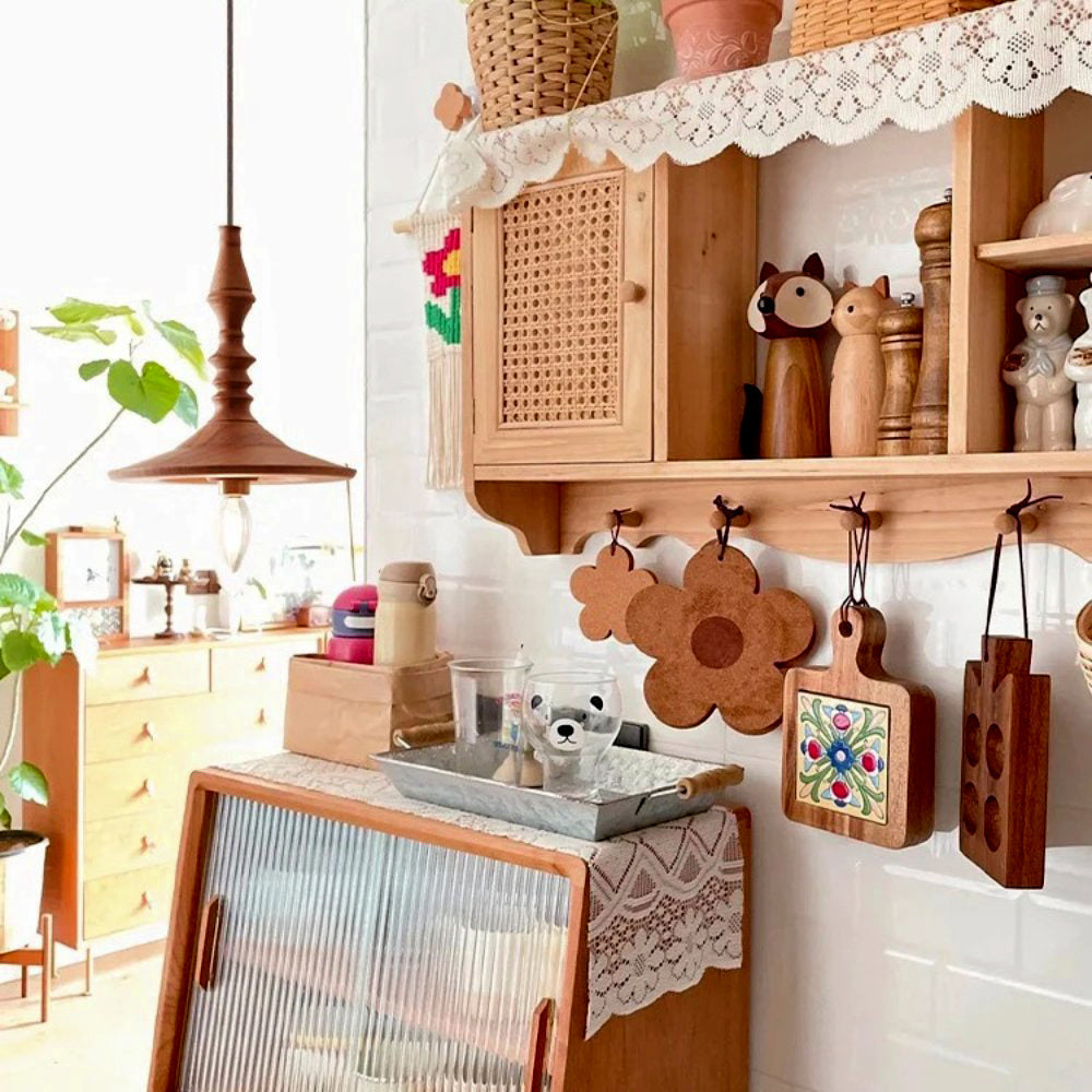 Teriinise hanglamp van walnoothout