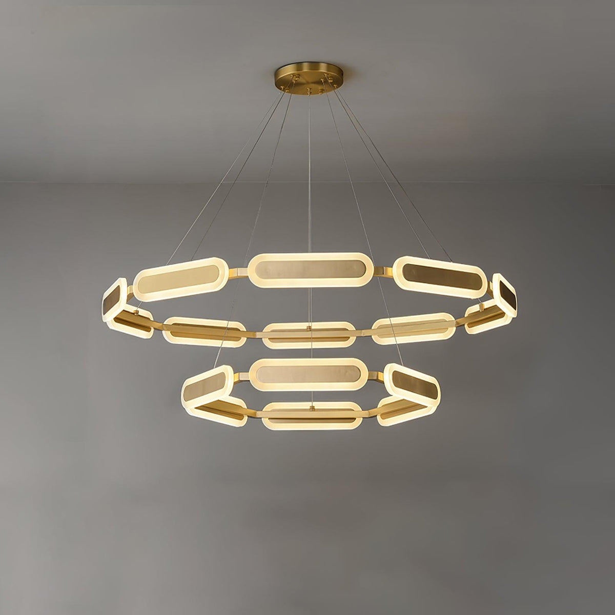 Din kroonluchter met geometrische messing ring