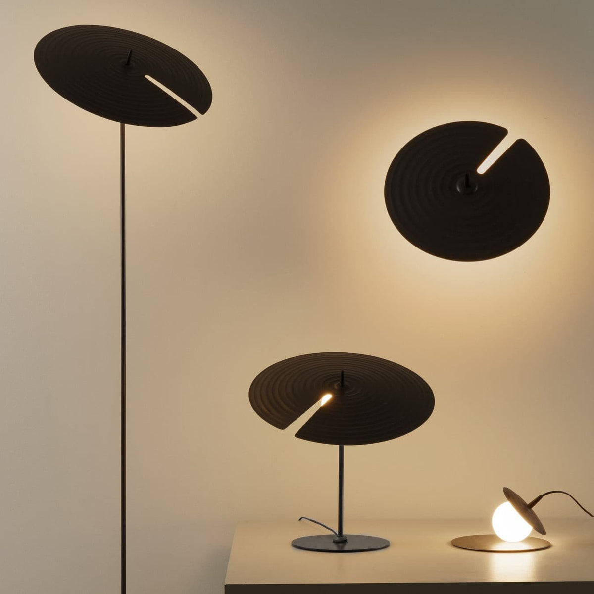 Spira moderne vloerlamp van aluminium