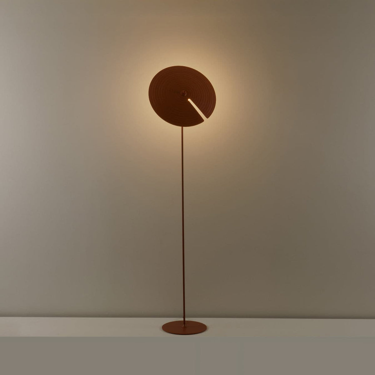 Spira moderne vloerlamp van aluminium