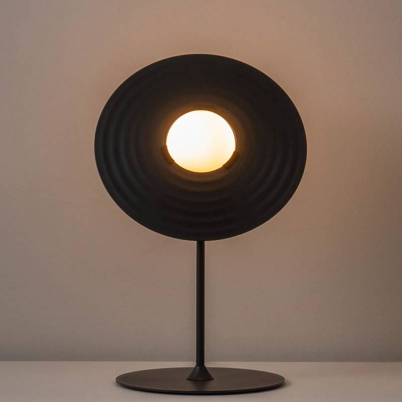 Vortex Moderne tafellamp van aluminium