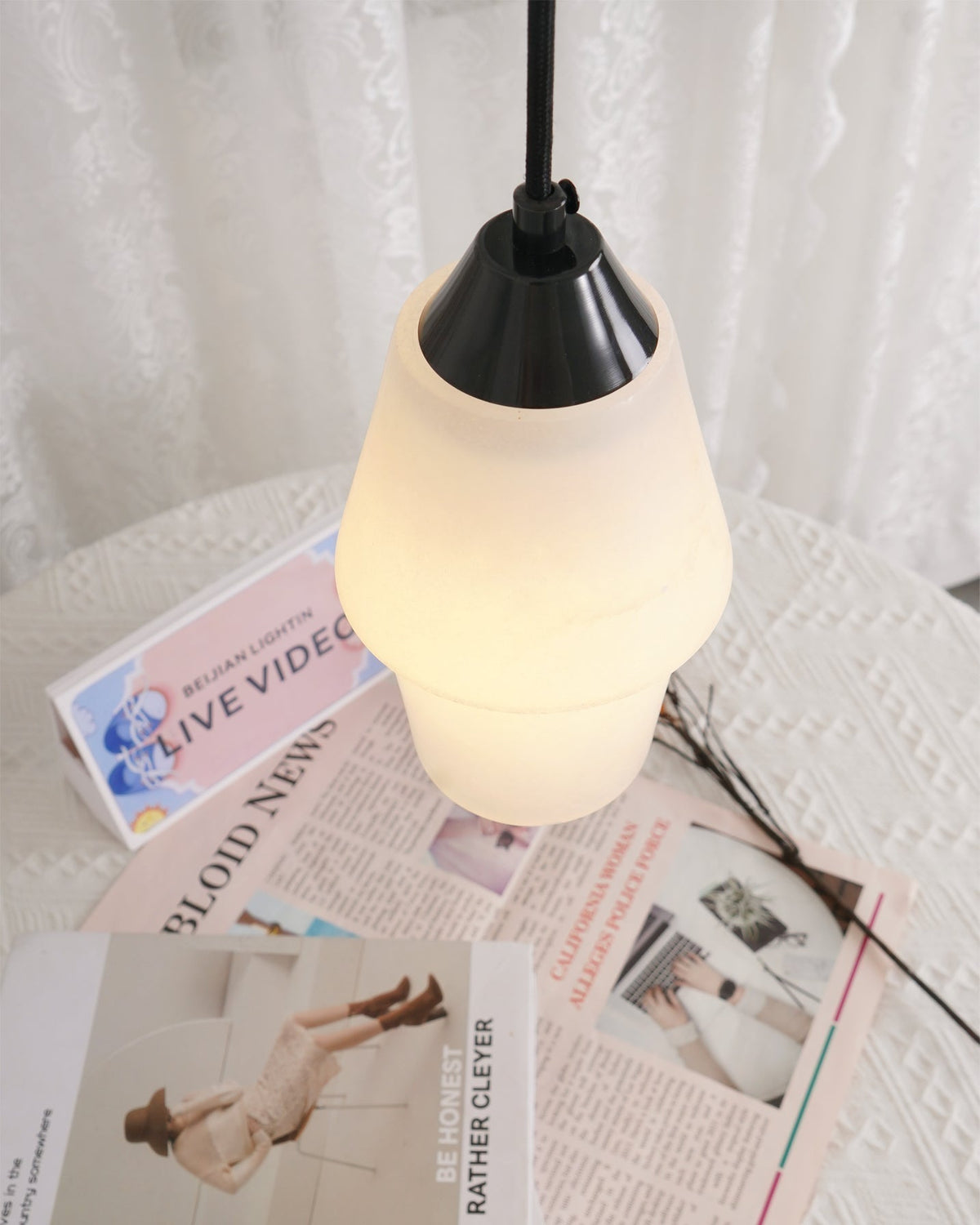 Ostara hanglamp van messing en albast