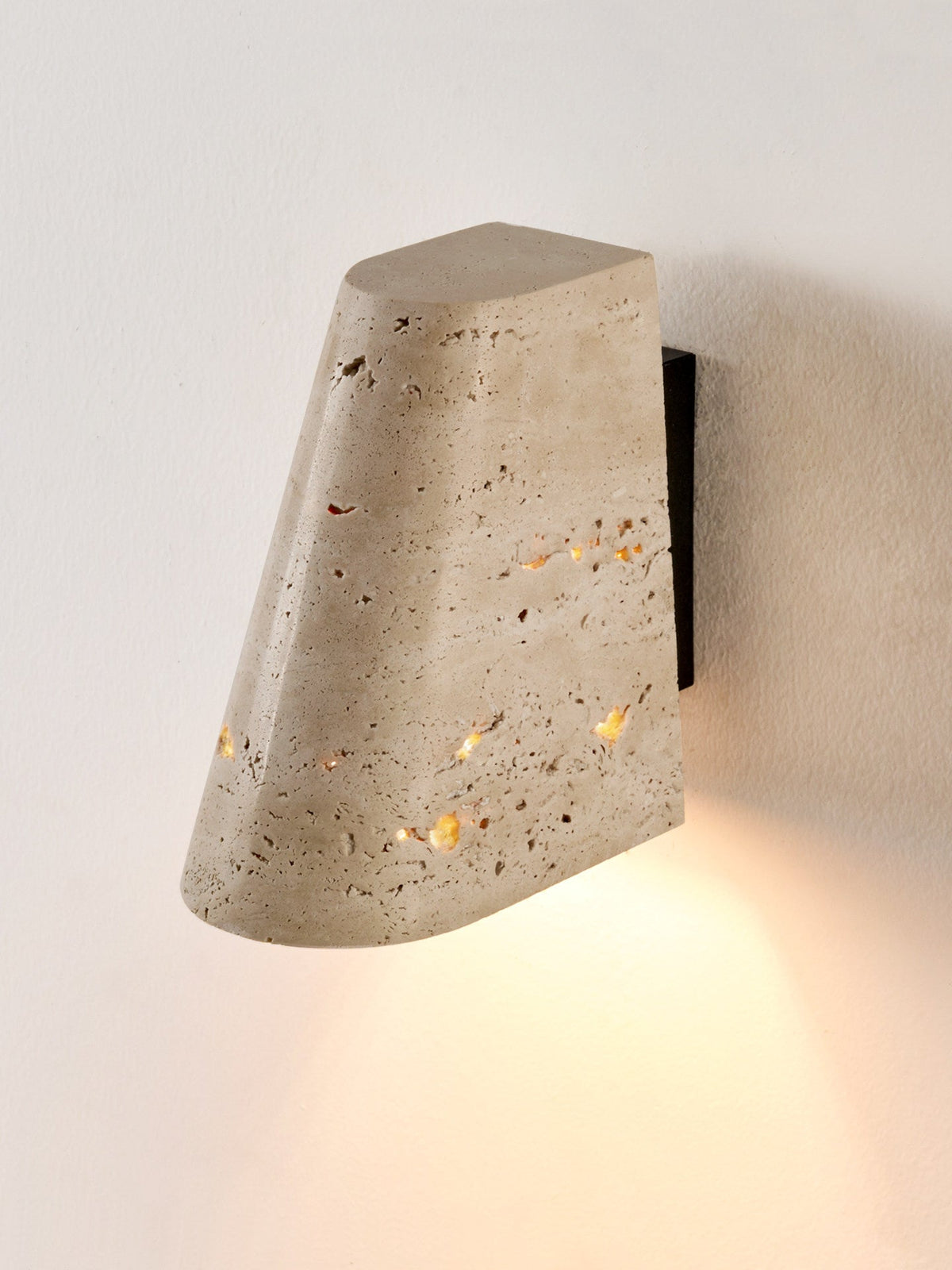 Tavren travertin wandlamp