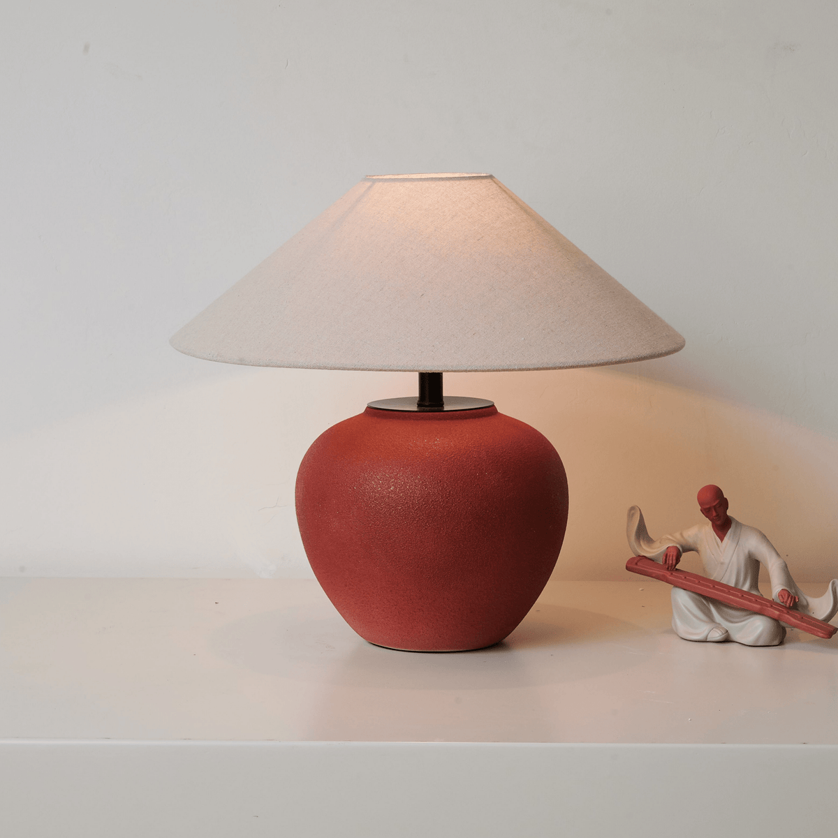 Kiara Minimalistische tafellamp van keramiek