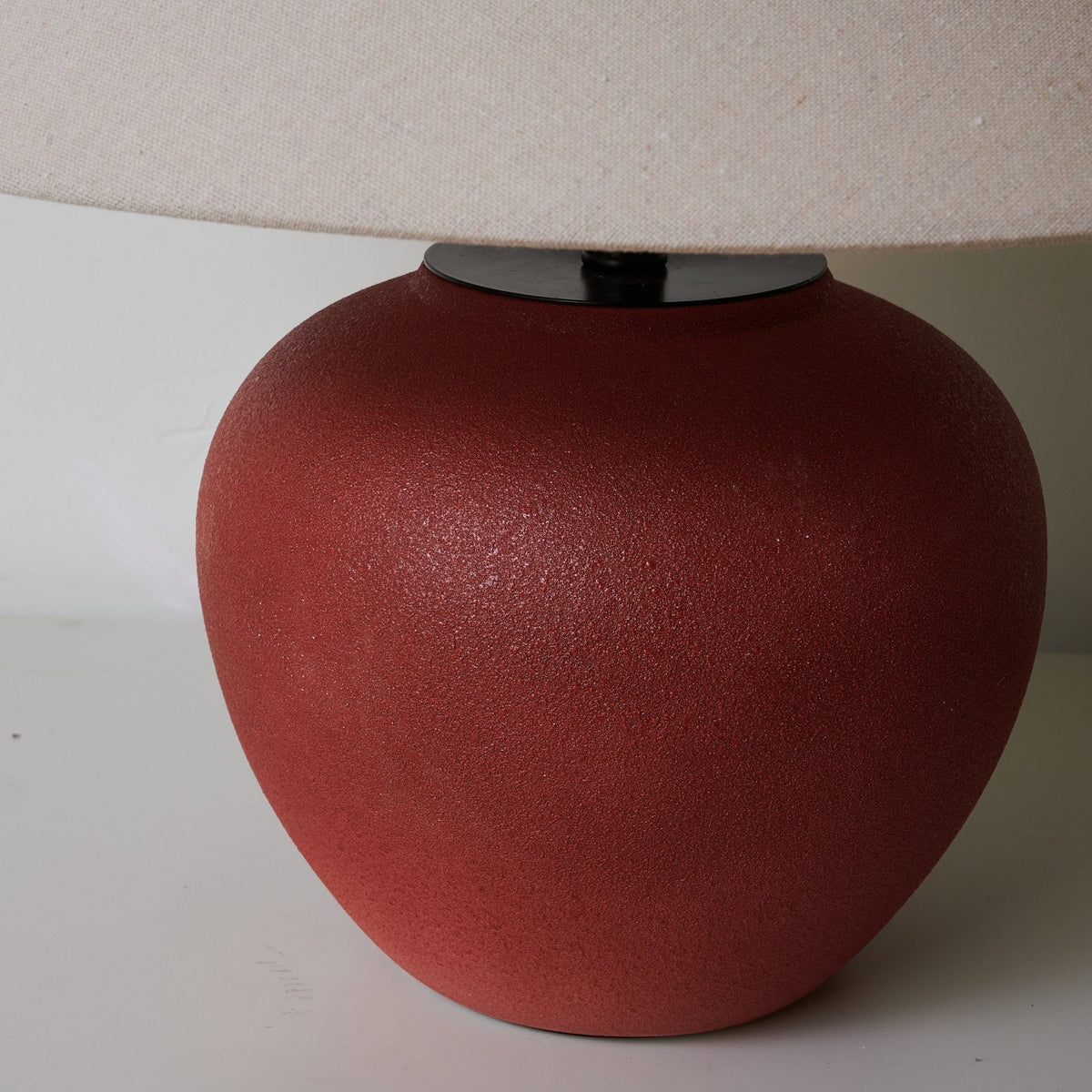 Kiara Minimalistische tafellamp van keramiek