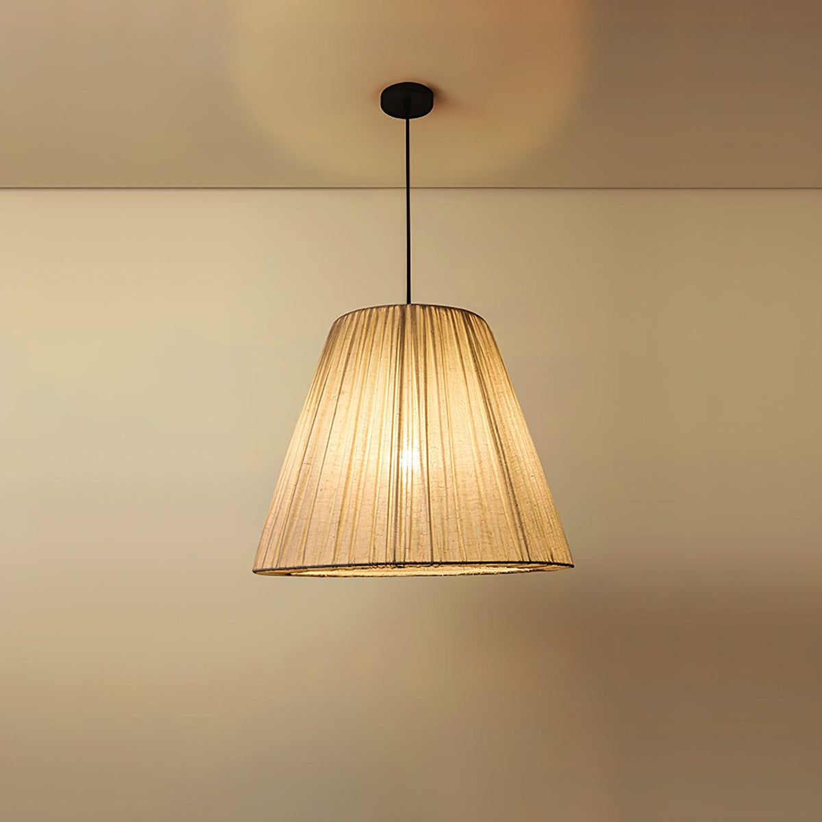 Docan hanglamp met stoffen kap in retro-stijl