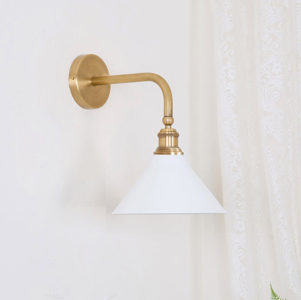Zaya Minimalistische wandlamp van metaal