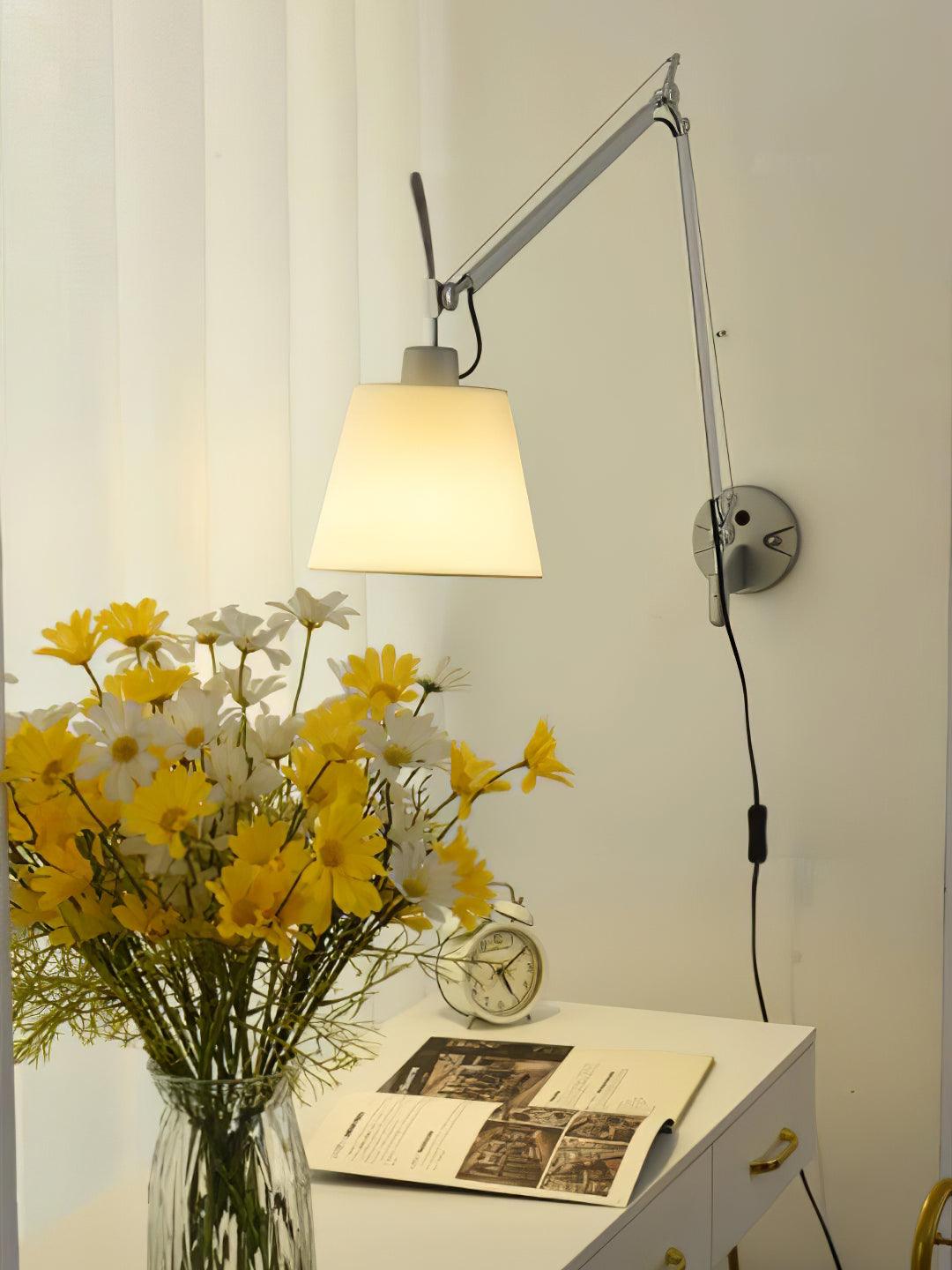 Elvinir Rocker Moderne wandlamp met stoffen kap