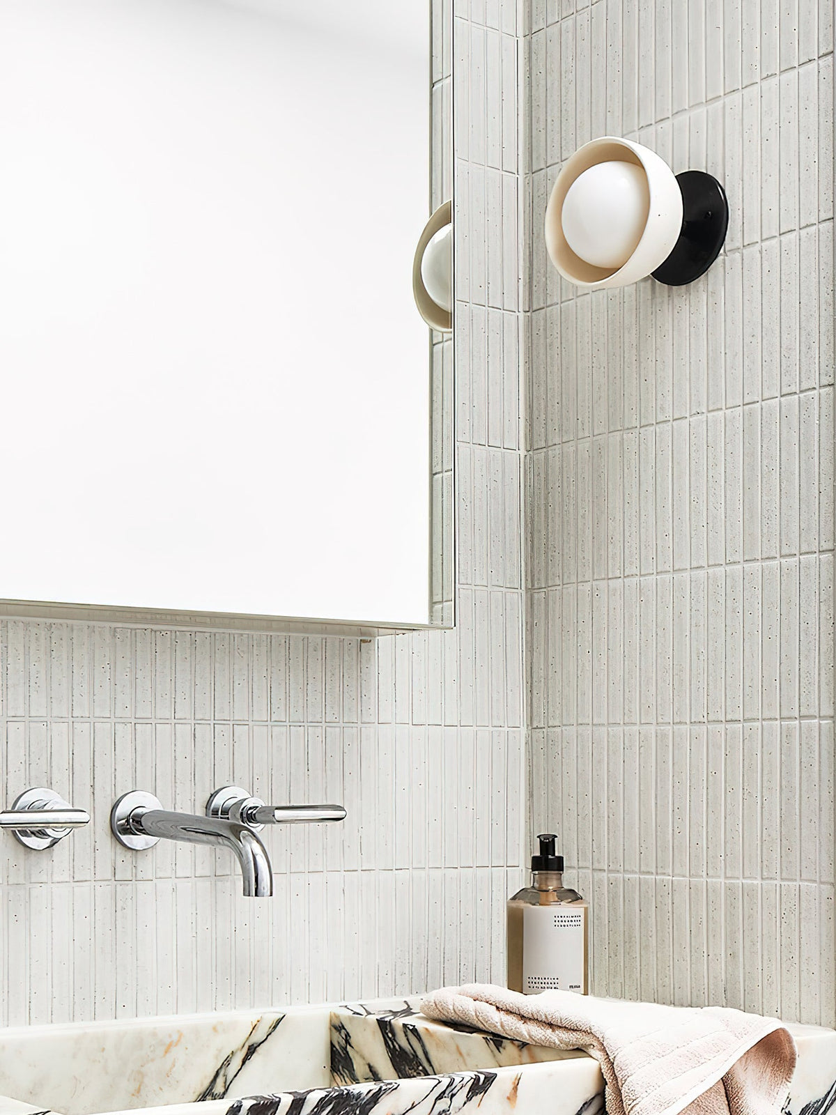 Lia travertin wandlamp