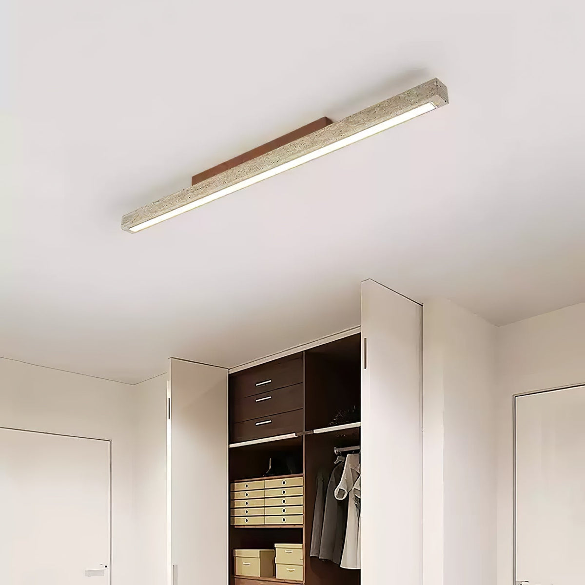 Valinian Minimalistische plafondlamp van travertin