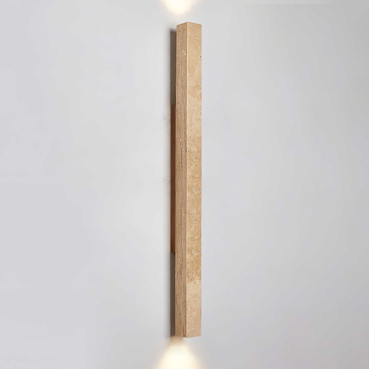 Noriira Minimalistische wandlamp van travertin