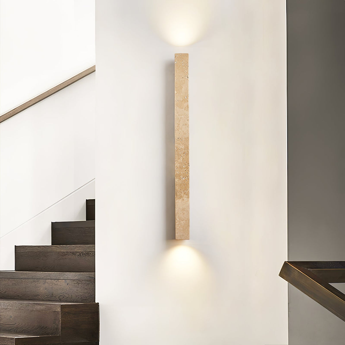 Noriira Minimalistische wandlamp van travertin