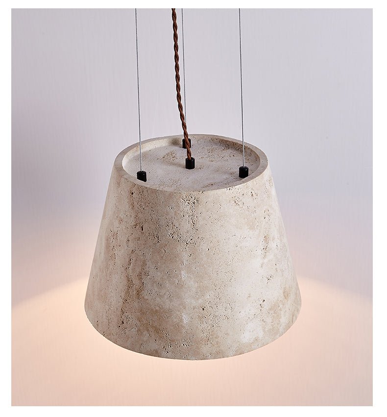 Briven hanglamp van geel travertin