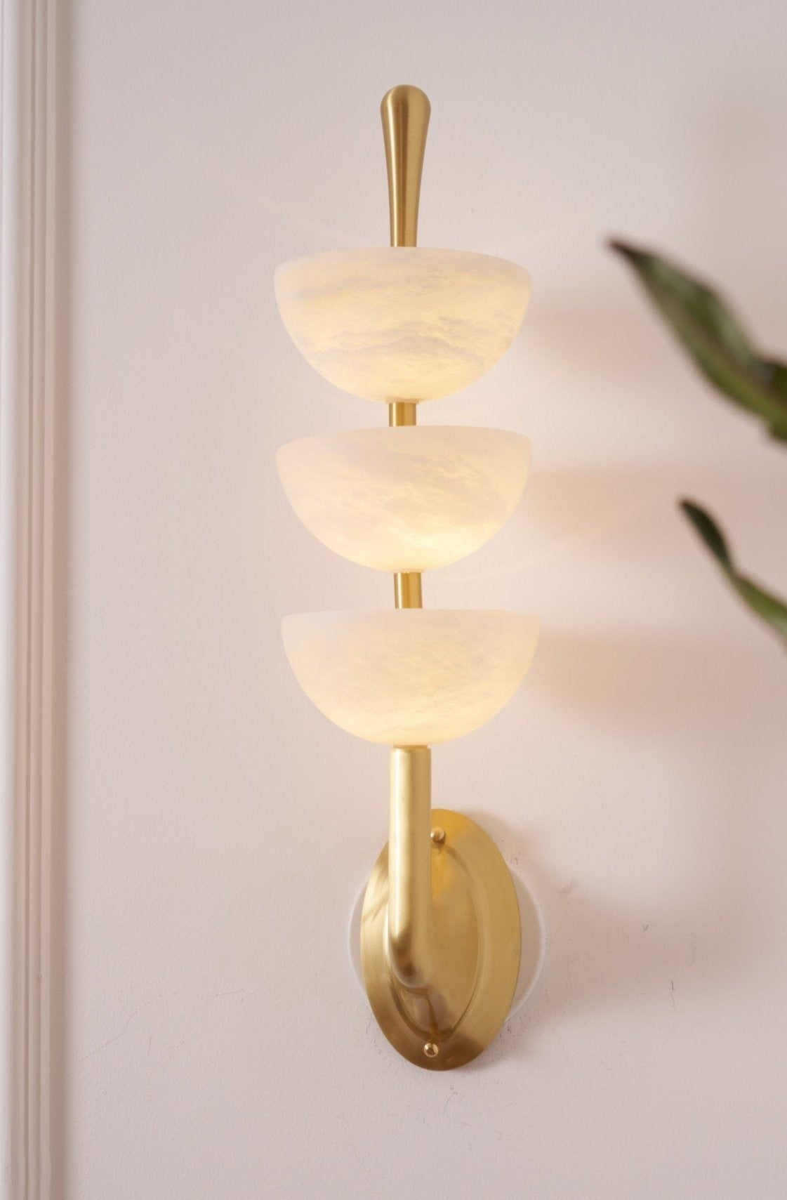 Ulmiraris albasten wandlamp