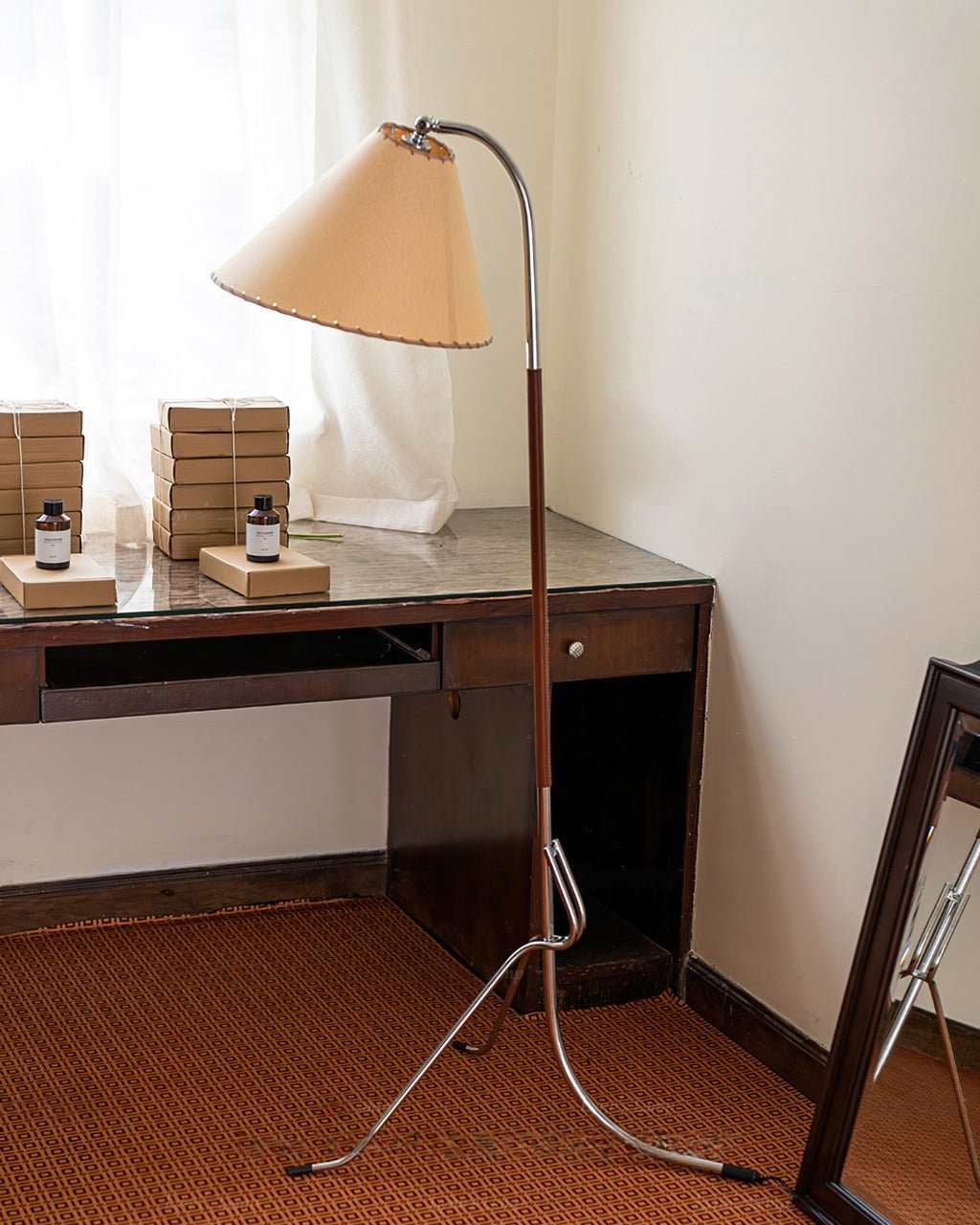 Lysandir gebogen houten vloerlamp