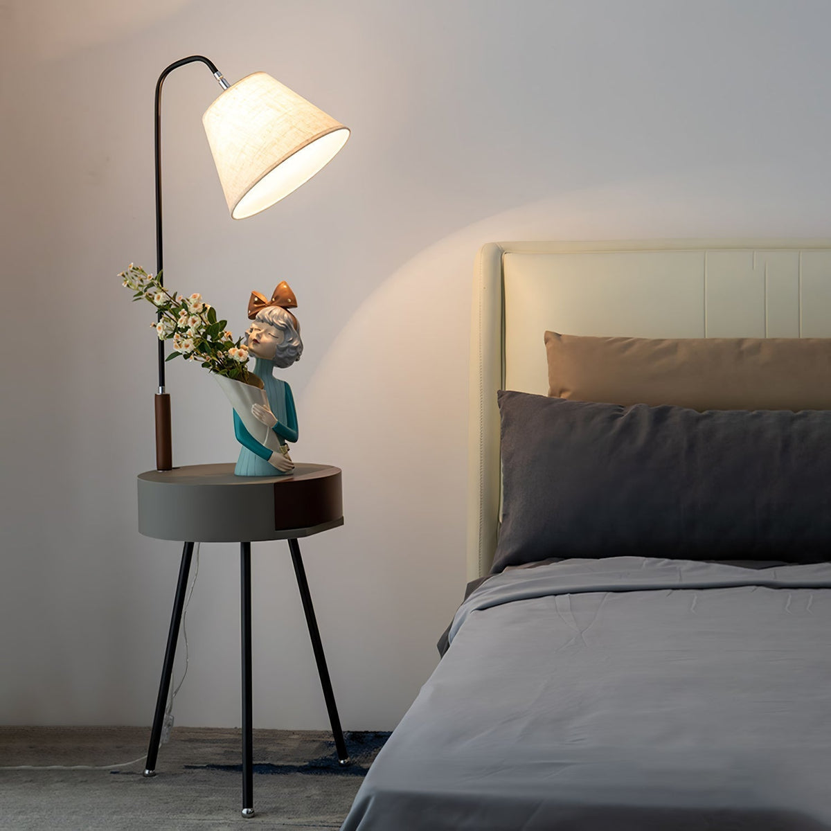 Lumo driepoot vloerlamp van linnen