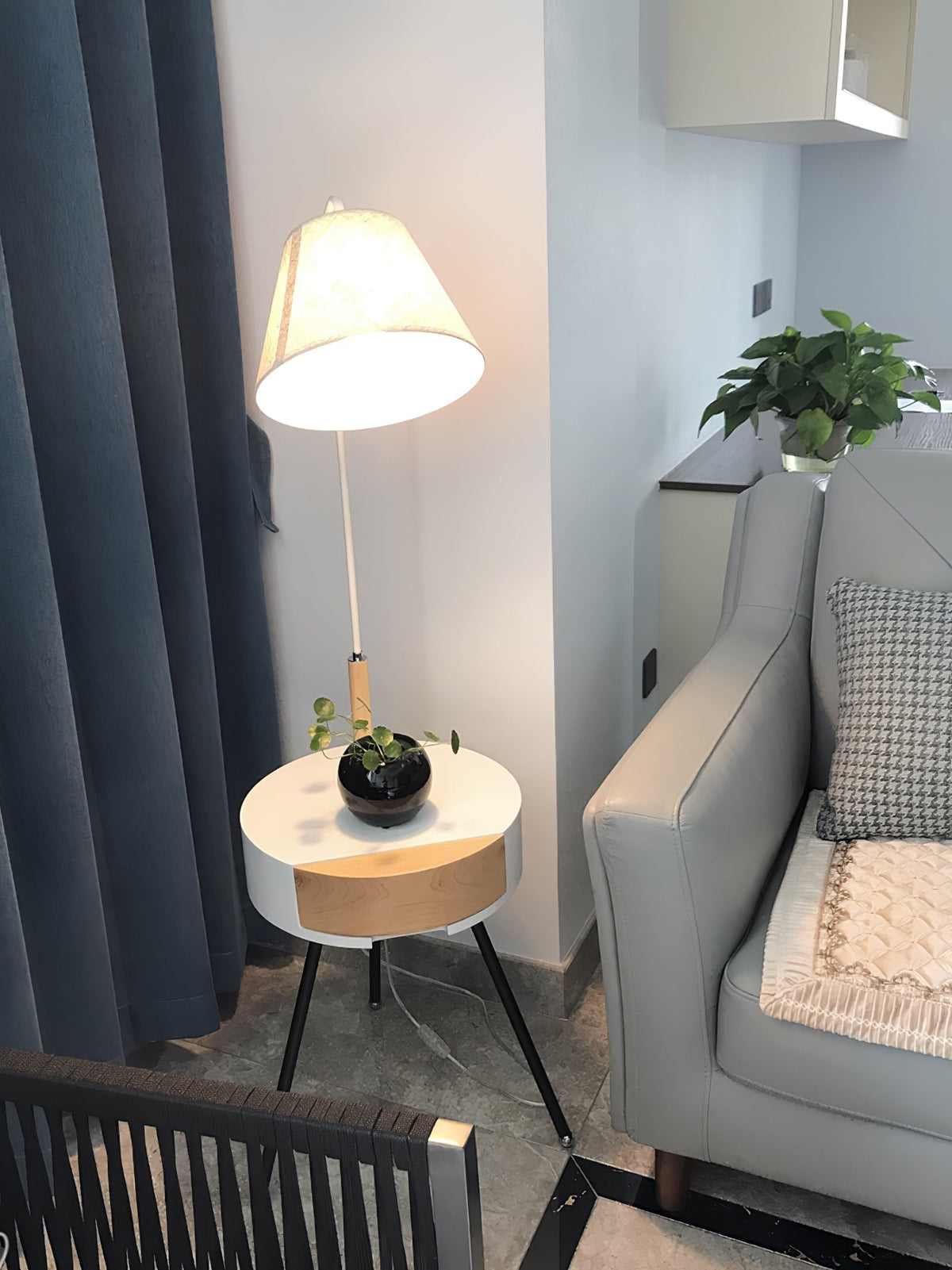 Lumo driepoot vloerlamp van linnen