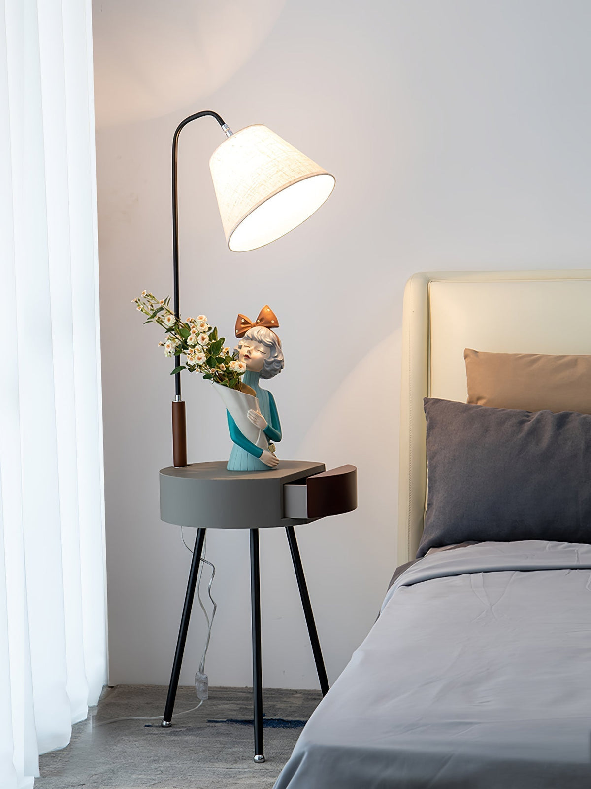 Lumo driepoot vloerlamp van linnen