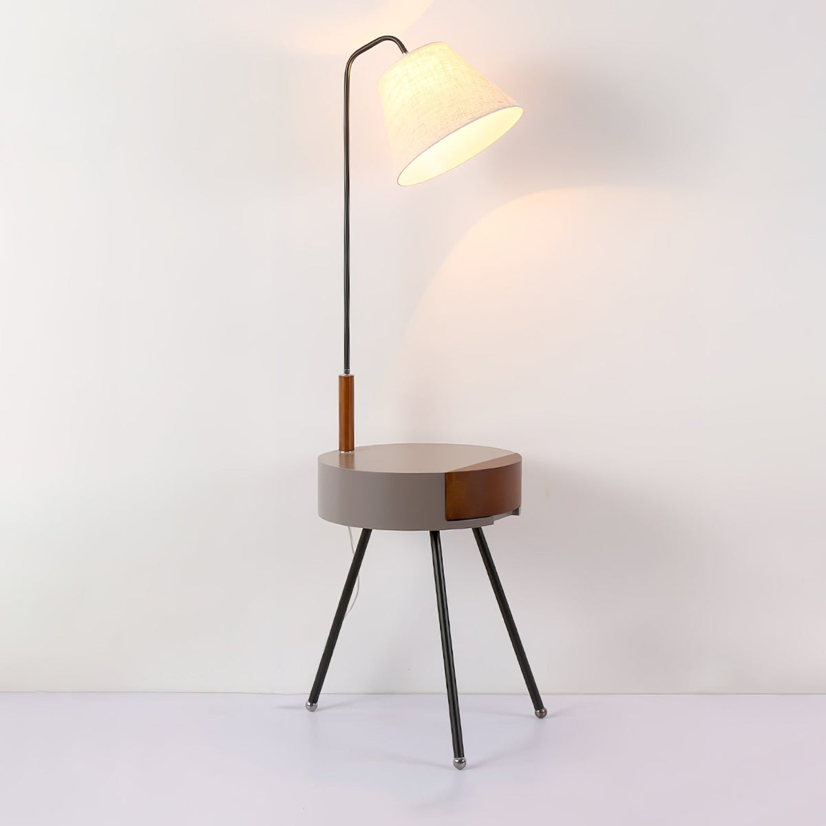 Lumo driepoot vloerlamp van linnen