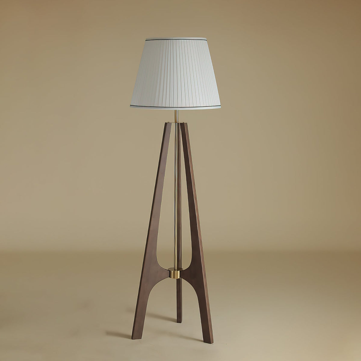 Halvyn Tripod vloerlamp