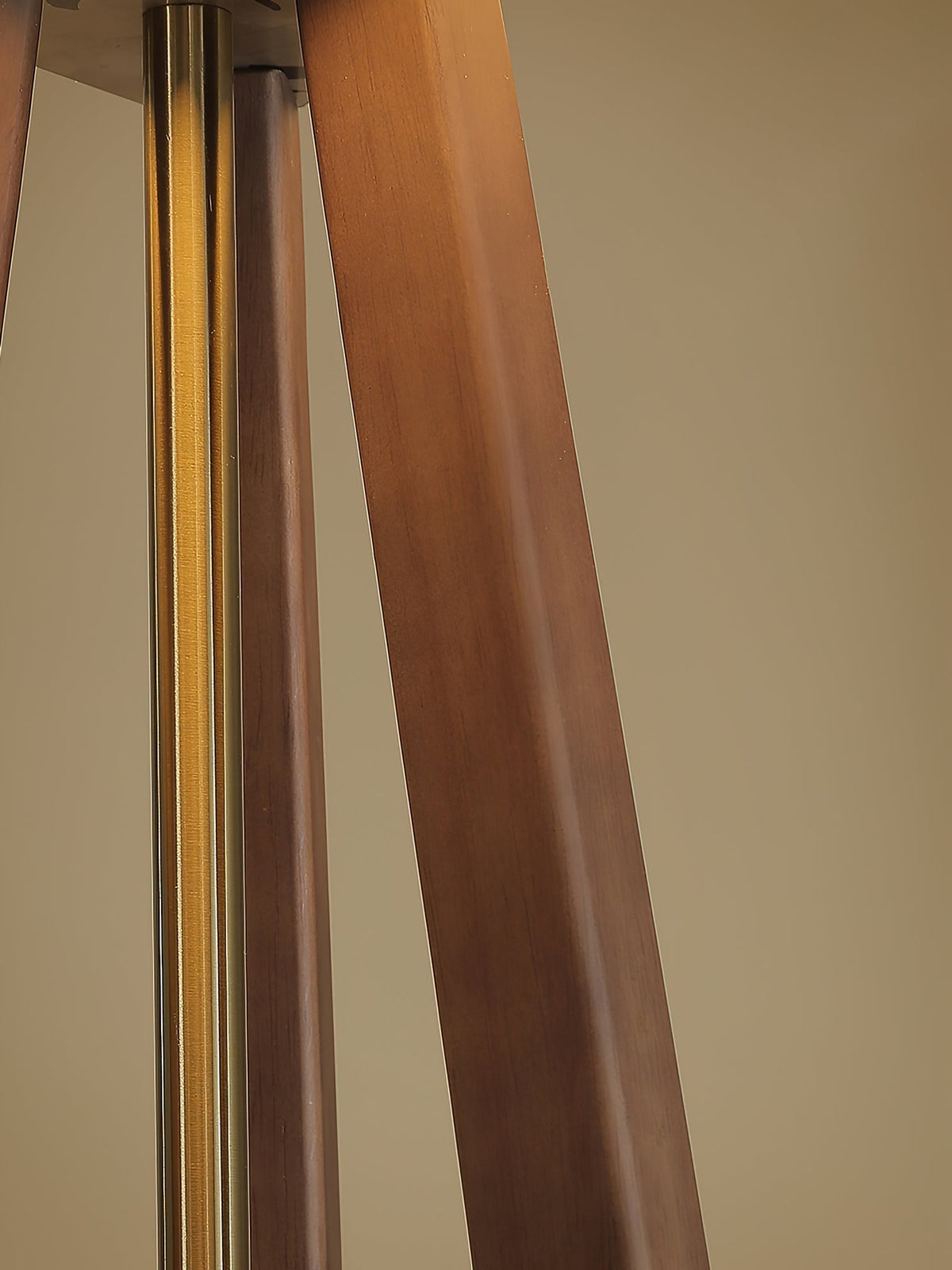 Halvyn Tripod vloerlamp