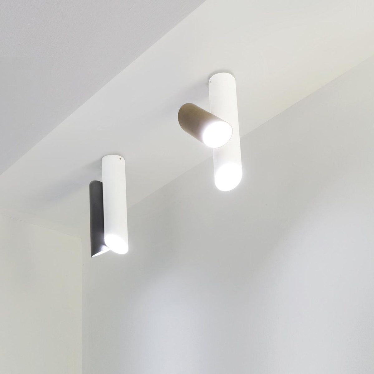 Teu Moderne plafondlamp met minimalistische buizen