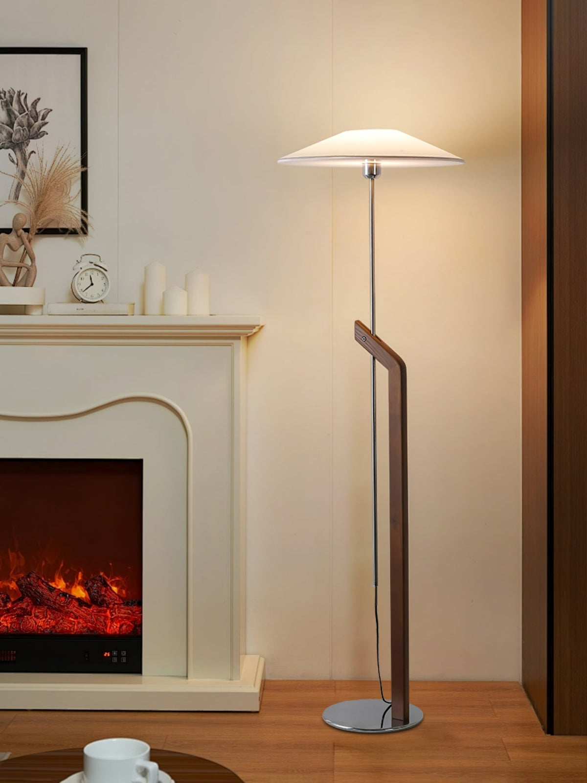 Lumorine Moderne vloerlamp met parapluhoofd in walnootkleur