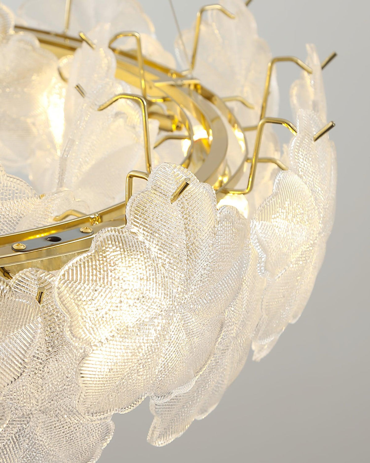 Vitheir kroonluchter met bloemmotief in glas