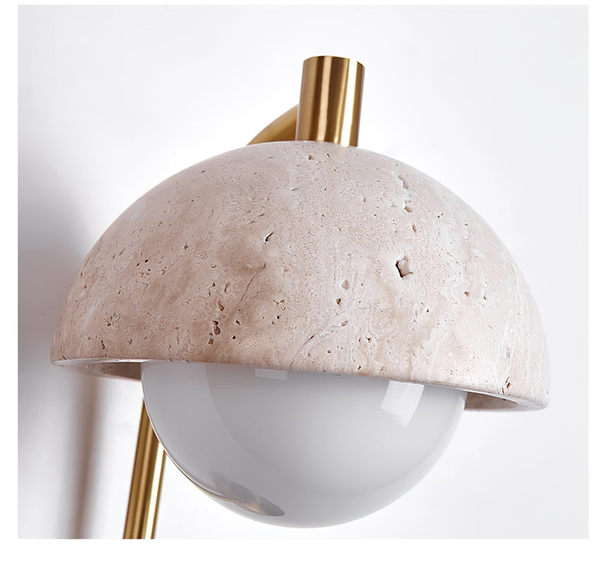 Seraaya wandlamp in geel travertin met goudkleurige afwerking