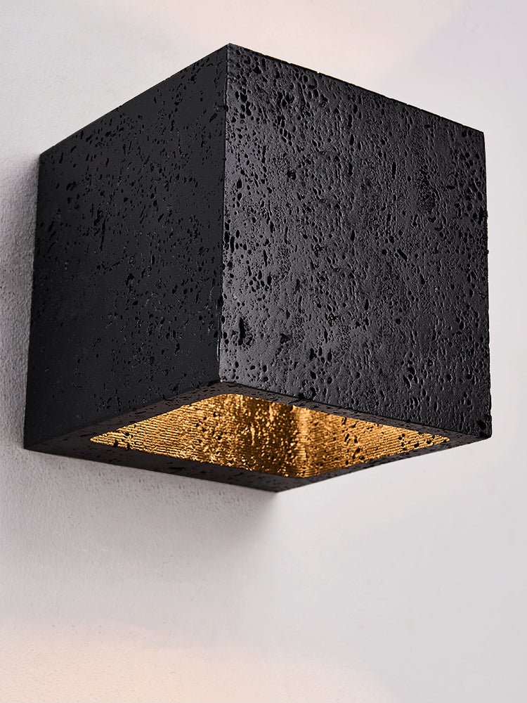 Valeise Kubus Zwart travertin wandlamp