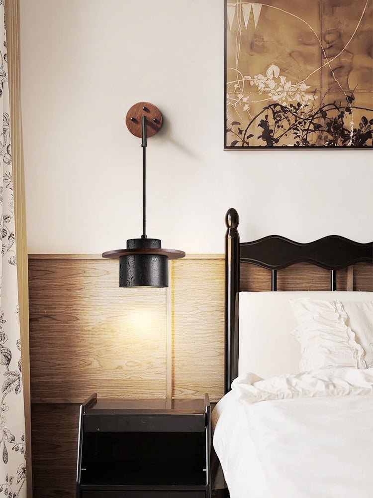 Halyn Moderne wandlamp in zwart travertin met walnoothout
