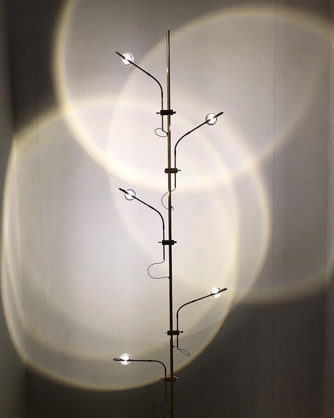 Receiv staal vloerlamp