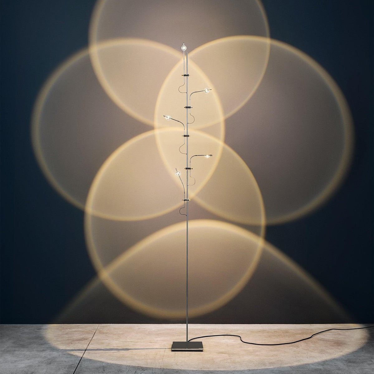Receiv staal vloerlamp