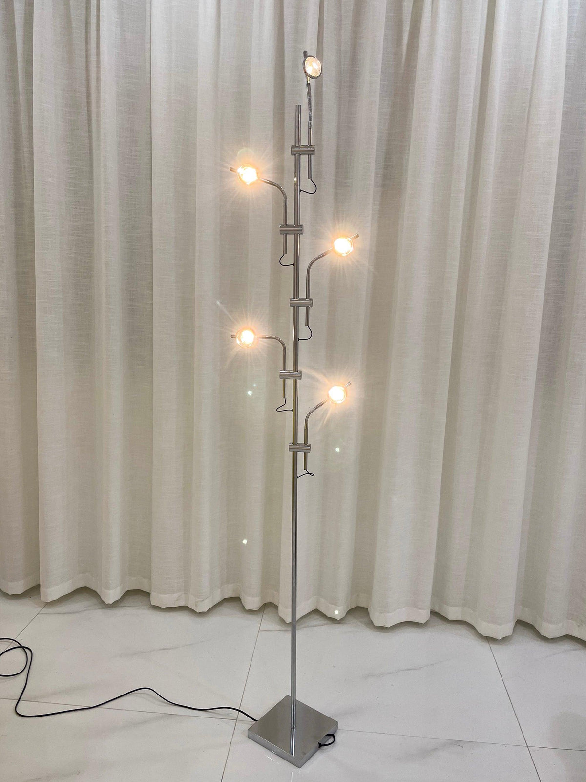 Receiv staal vloerlamp