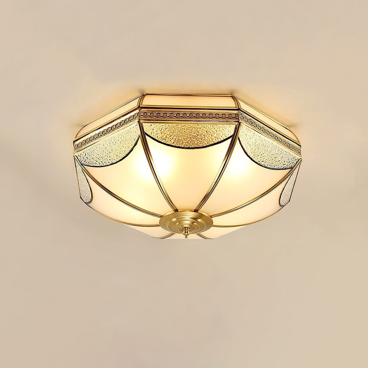 Ellaeara plafondlamp met messing en glas, domevorm