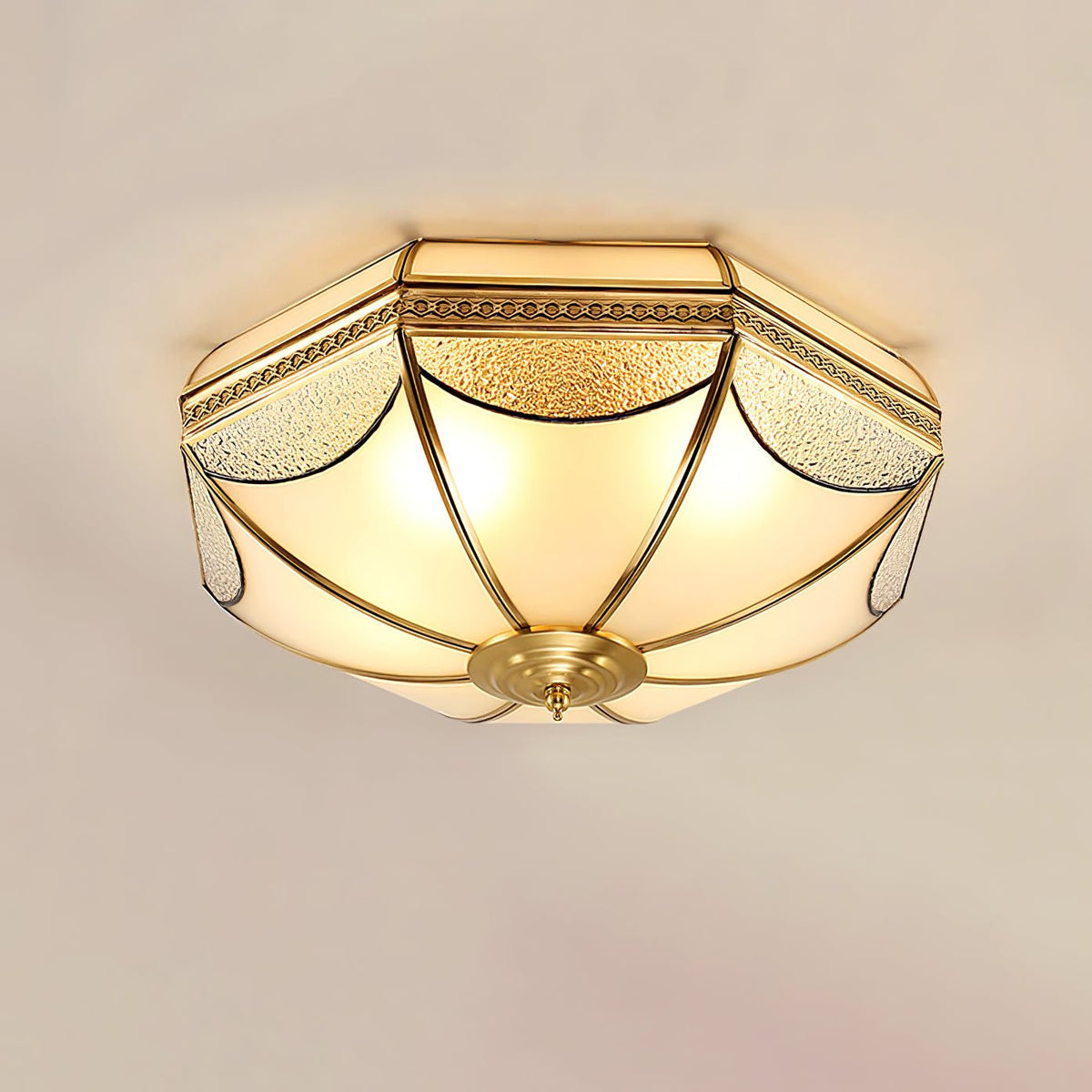 Ellaeara plafondlamp met messing en glas, domevorm