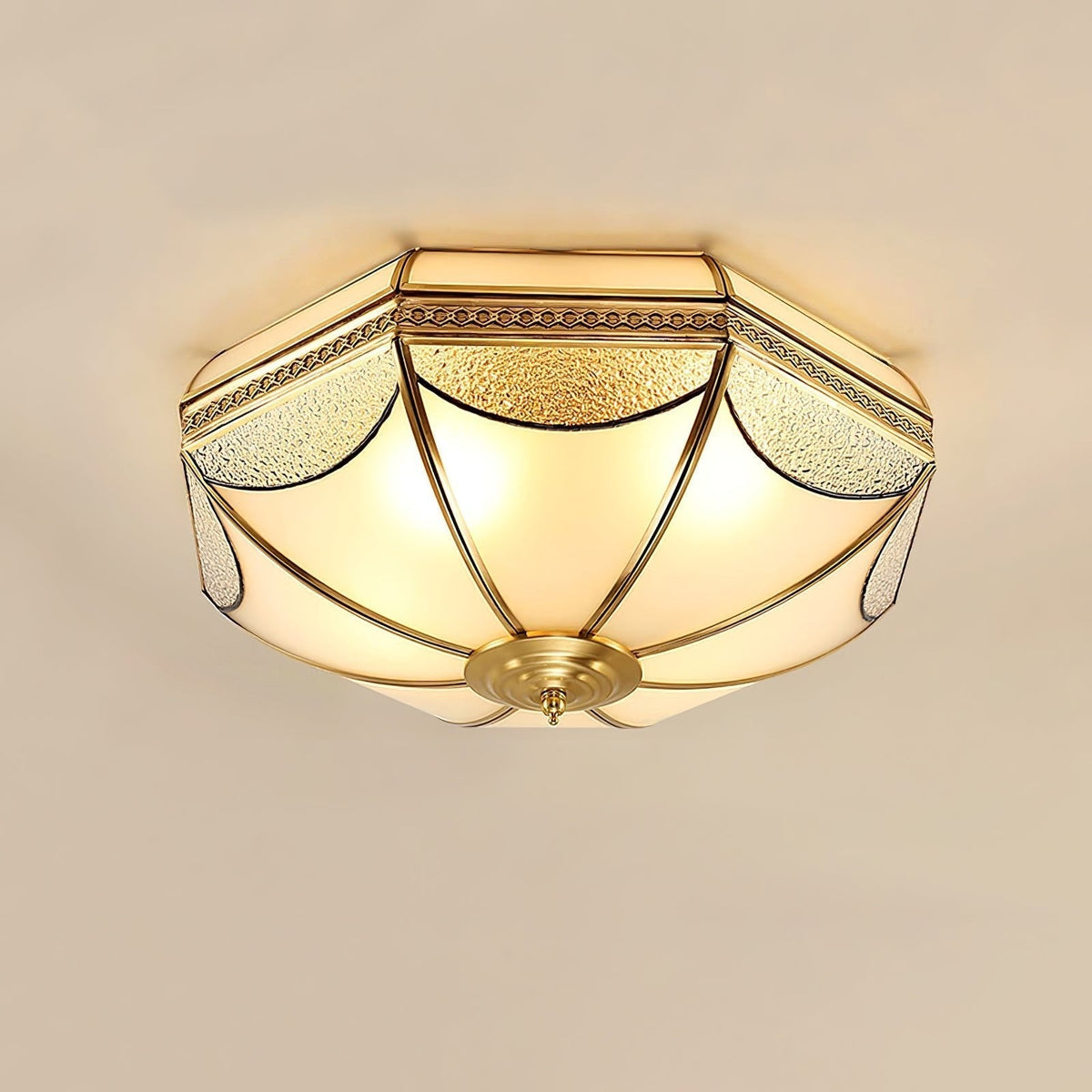 Ellaeara plafondlamp met messing en glas, domevorm